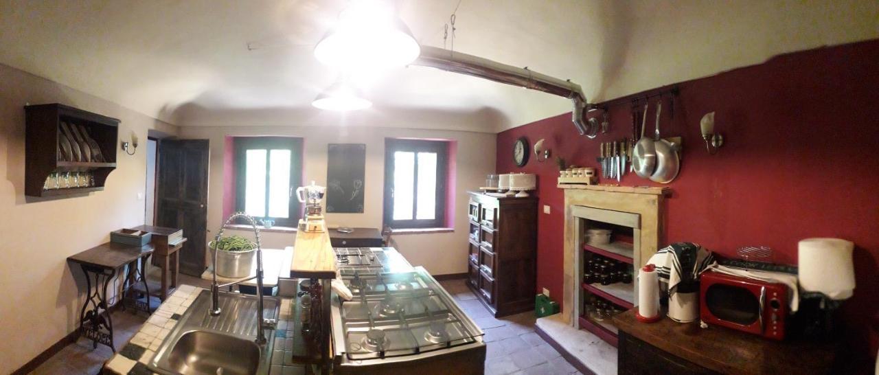 Pocoburro Ca' D'Arte Bed and Breakfast Montaldo Roero Exteriör bild