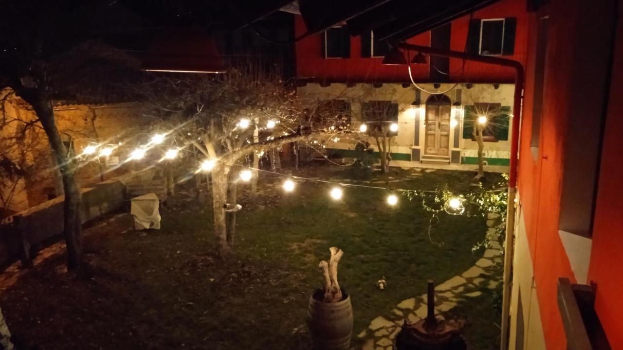 Pocoburro Ca' D'Arte Bed and Breakfast Montaldo Roero Exteriör bild