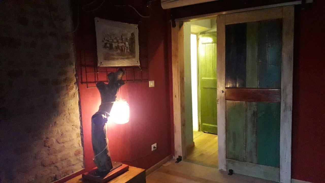 Pocoburro Ca' D'Arte Bed and Breakfast Montaldo Roero Exteriör bild